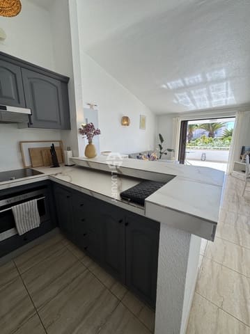 2 soveværelse Villa til salg i San Eugenio Bajo, Adeje - € 495.000 (Ref: 9867623)