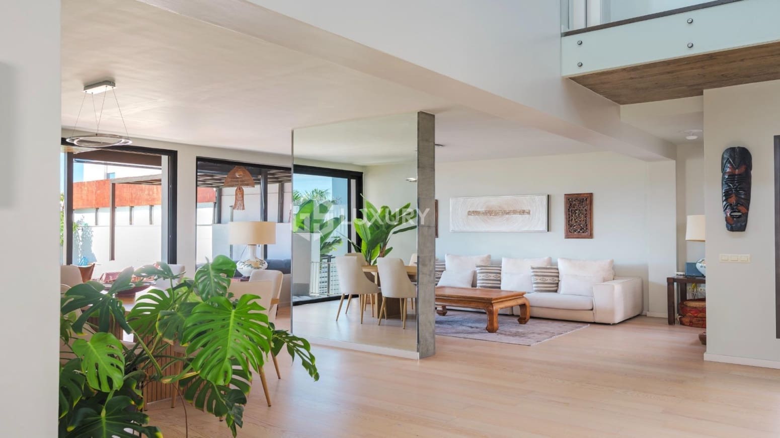 5 bedroom Villa for sale in Adeje with garage - € 2,625,000 (Ref: 9867727)