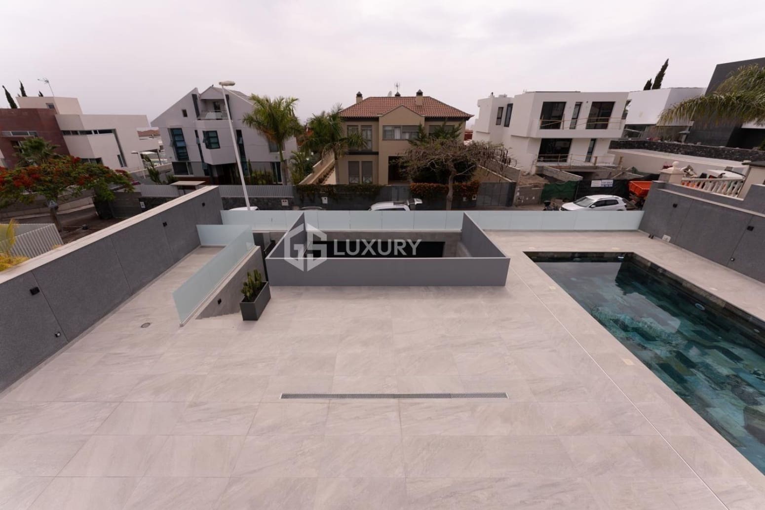 4 bedroom Villa for sale in Adeje with garage - € 1,800,000 (Ref: 9867729)
