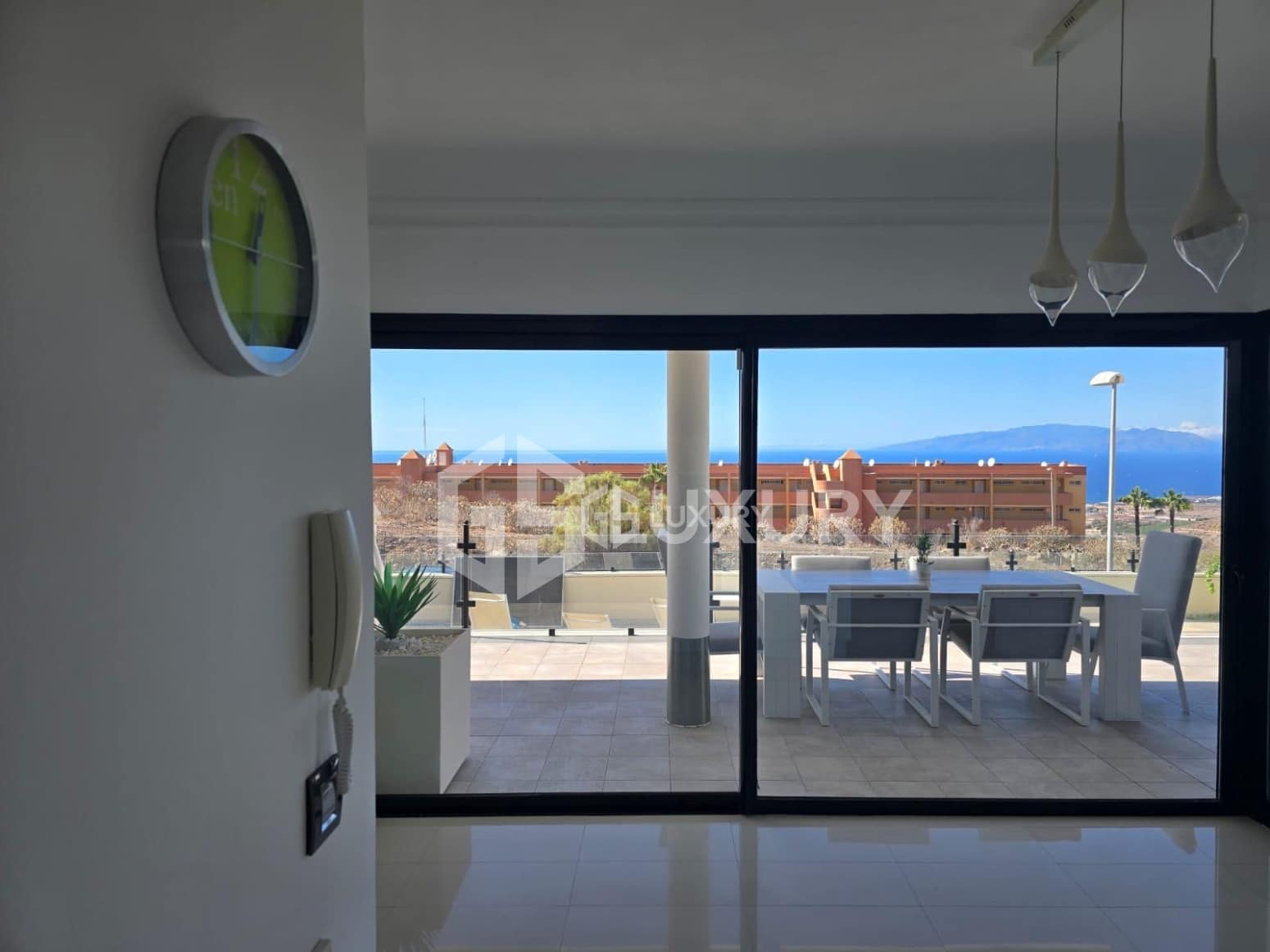 3 bedroom Villa for sale in Adeje with pool garage - € 1,480,000 (Ref: 9867731)