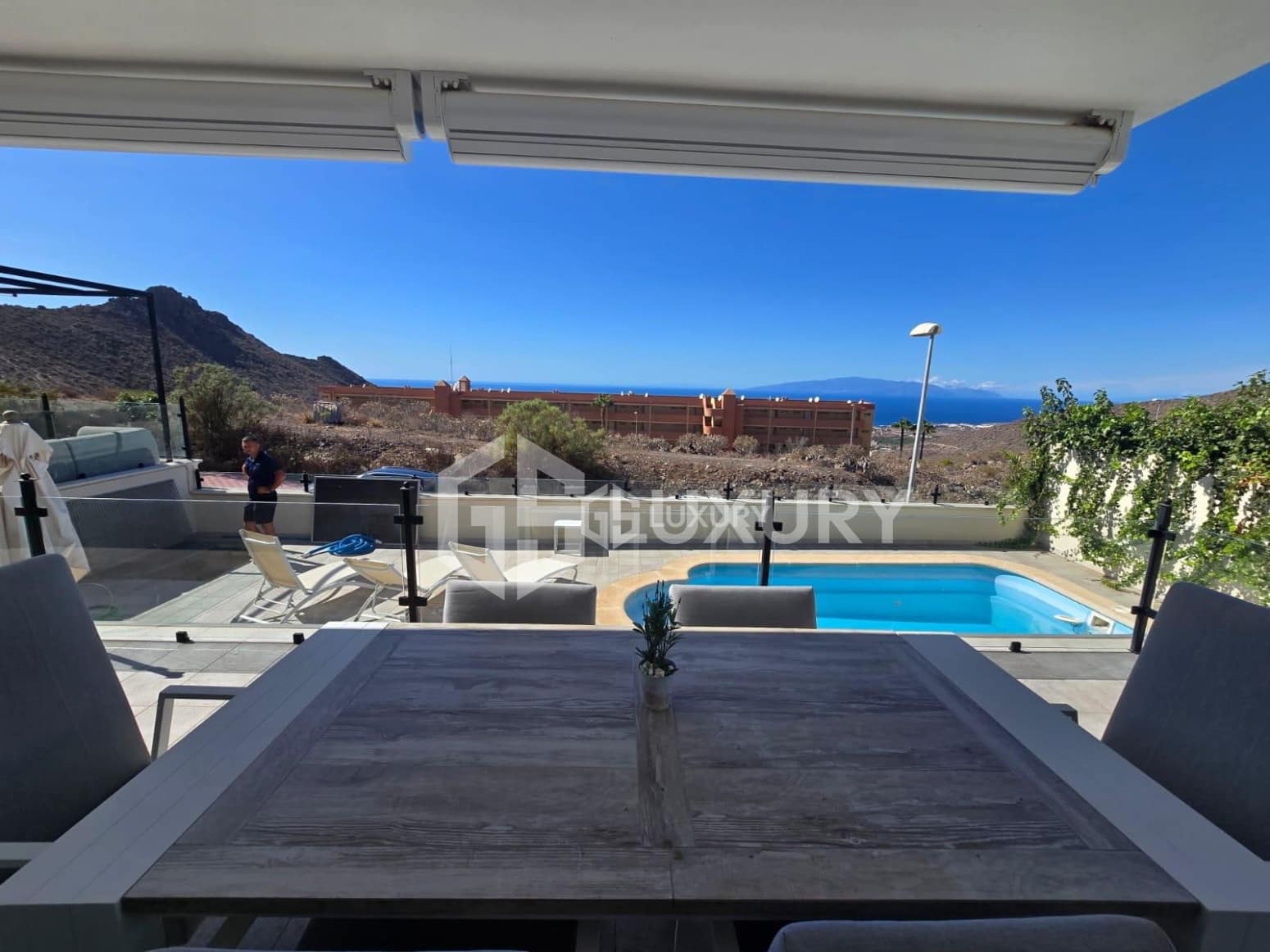 3 bedroom Villa for sale in Adeje with pool garage - € 1,480,000 (Ref: 9867731)