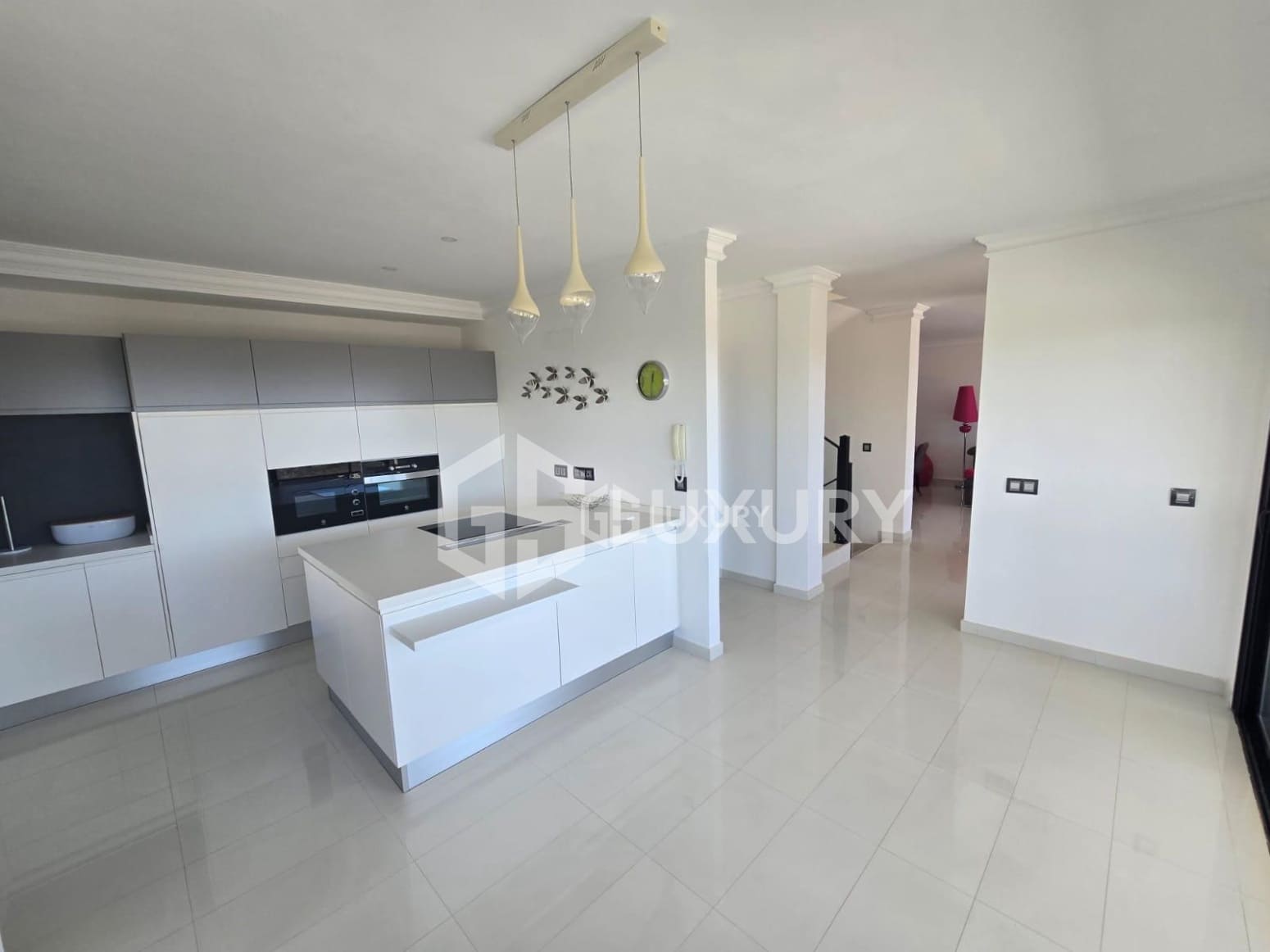 3 bedroom Villa for sale in Adeje with pool garage - € 1,480,000 (Ref: 9867731)