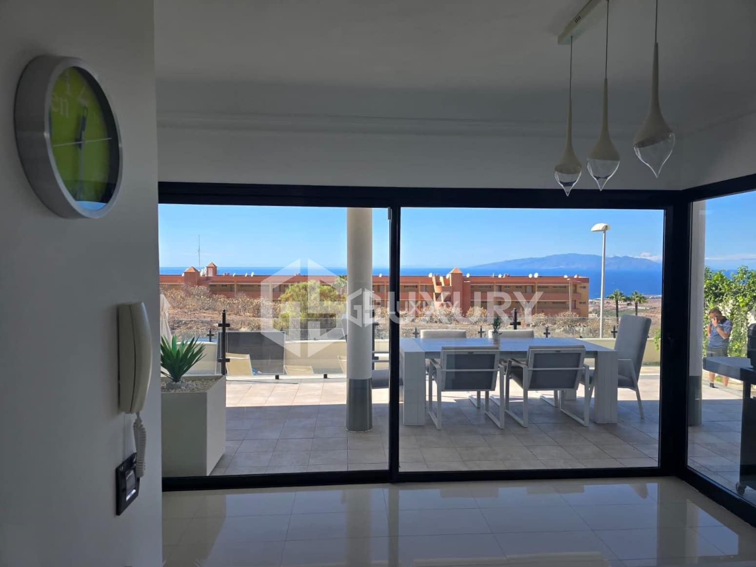 3 bedroom Villa for sale in Adeje with pool garage - € 1,480,000 (Ref: 9867731)