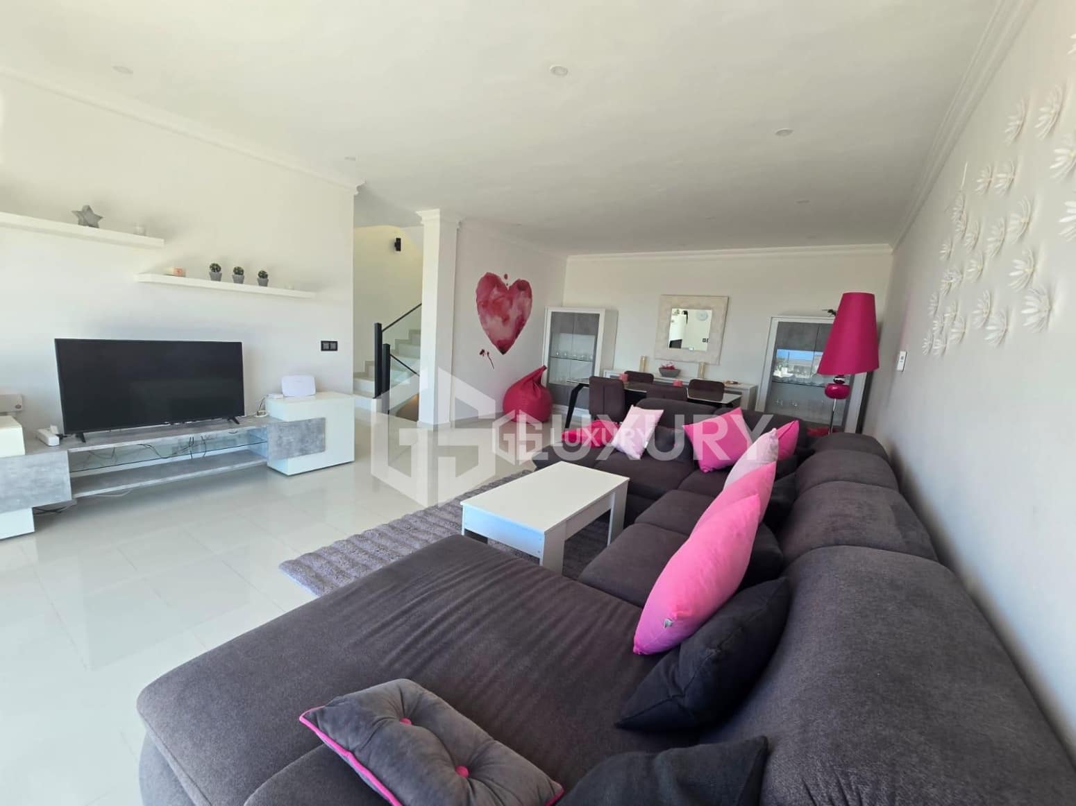 3 bedroom Villa for sale in Adeje with pool garage - € 1,480,000 (Ref: 9867731)