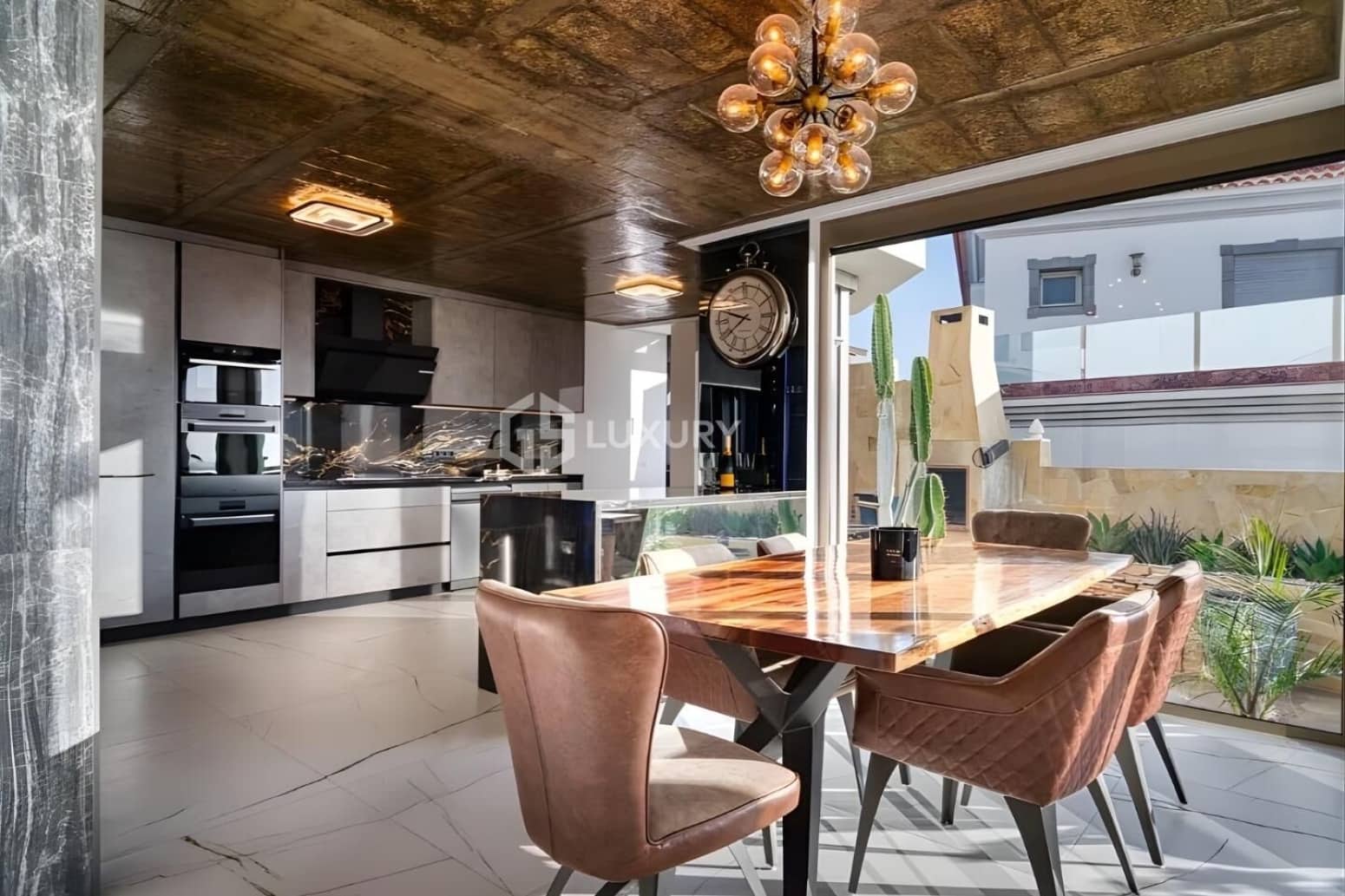 4 quarto Moradia para venda em Adeje com garagem - 5 500 000 € (Ref: 9867732)