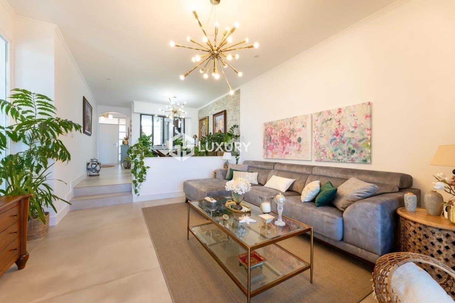 4 bedroom Villa for sale in Adeje with garage - € 1,750,000 (Ref: 9867735)