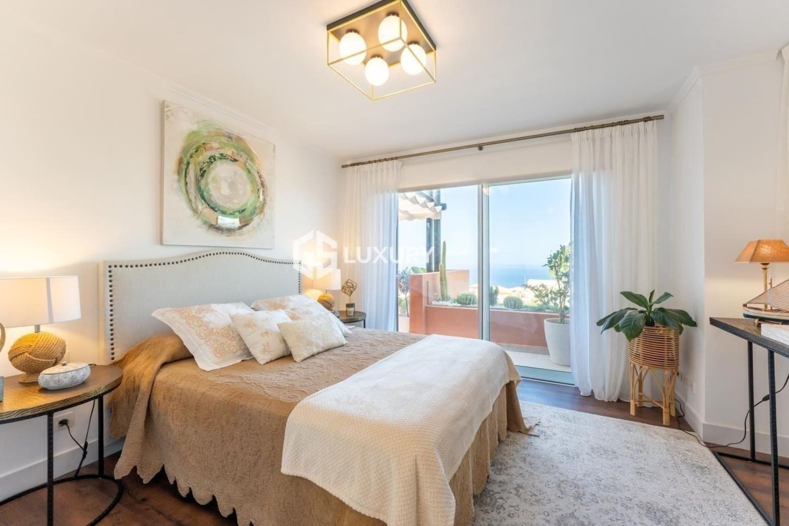 4 bedroom Villa for sale in Adeje with garage - € 1,750,000 (Ref: 9867735)