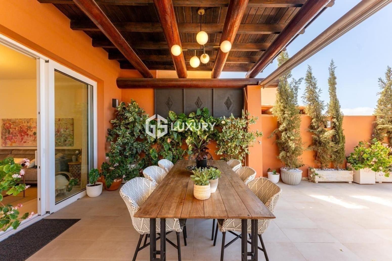 4 bedroom Villa for sale in Adeje with garage - € 1,750,000 (Ref: 9867735)