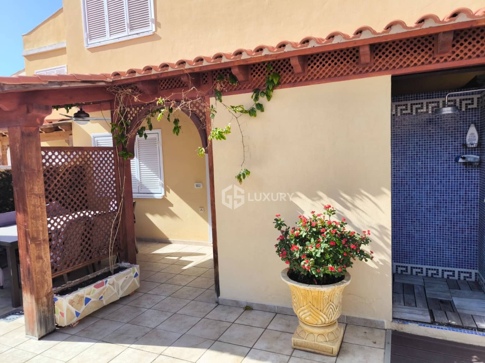 3 bedroom Villa for sale in Adeje with pool garage - € 820,000 (Ref: 9867909)