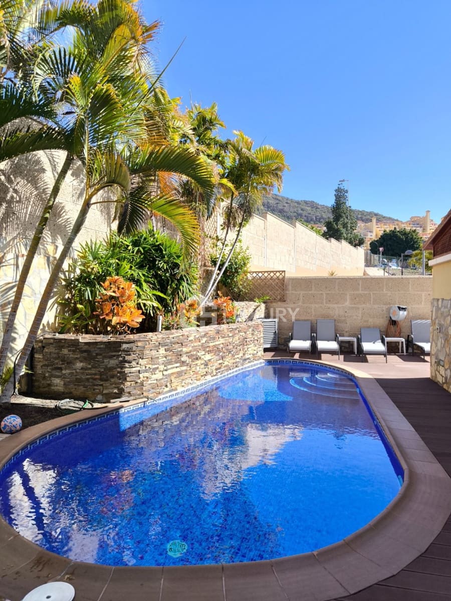 3 bedroom Villa for sale in Adeje with pool garage - € 820,000 (Ref: 9867909)