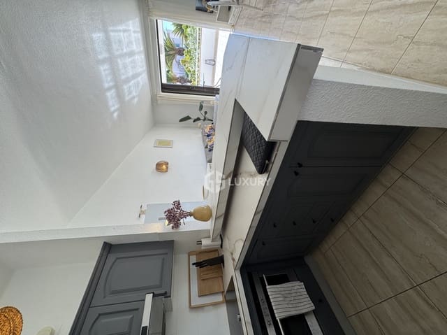 2 slaapkamer Villa te huur in San Eugenio Bajo, Adeje met zwembad - € 2.500 (Ref: 9889491)