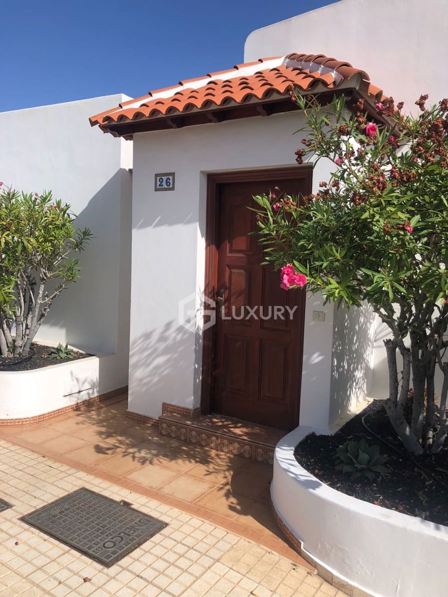 2 Zimmer Villa zu vermieten in Adeje mit Pool - 2.500 € (Ref: 9889491)