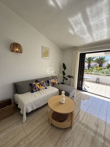 Chalet de 2 habitaciones en San Eugenio Bajo, Adeje en alquiler con piscina - 2.500 € (Ref: 9889491)