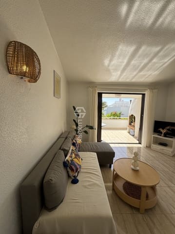 Chalet de 2 habitaciones en San Eugenio Bajo, Adeje en alquiler con piscina - 2.500 € (Ref: 9889491)