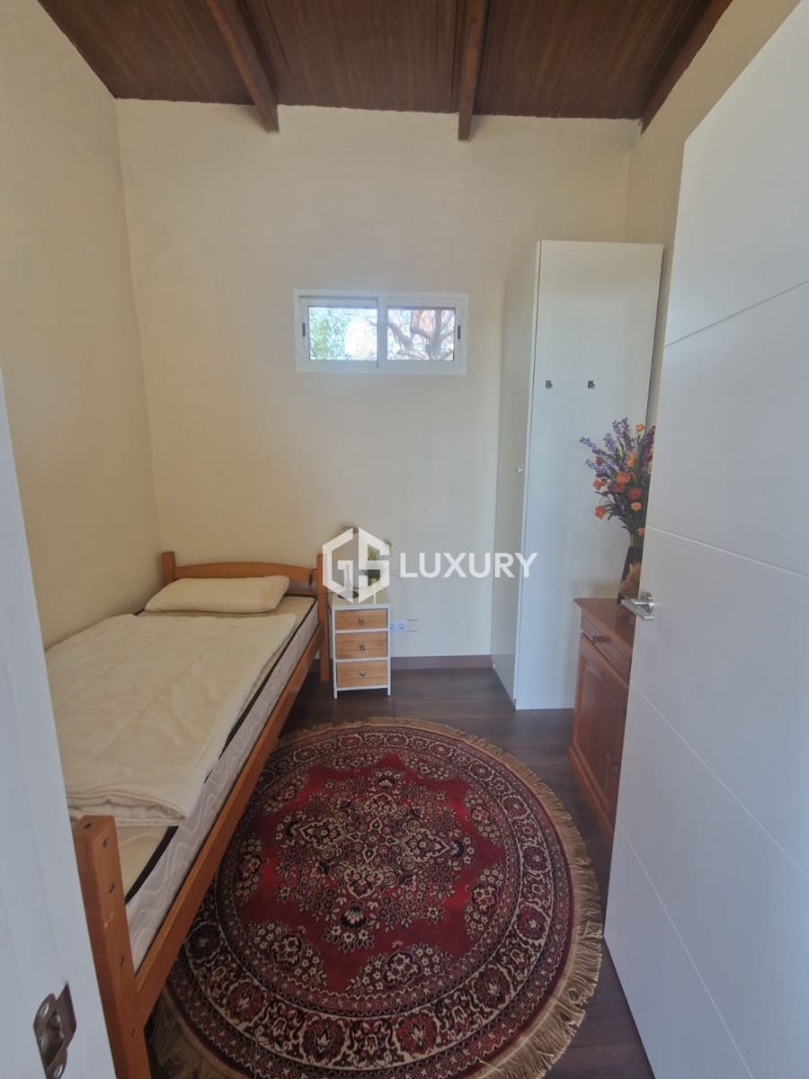 8 Zimmer Villa zu verkaufen in Guia de Isora mit Pool Garage - 960.000 € (Ref: 9893156)