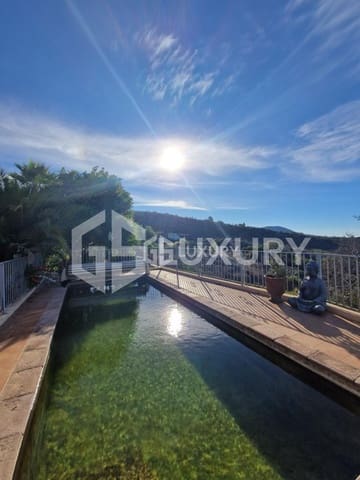 8 Zimmer Villa zu verkaufen in Guía de Isora mit Pool Garage - 960.000 € (Ref: 9893156)