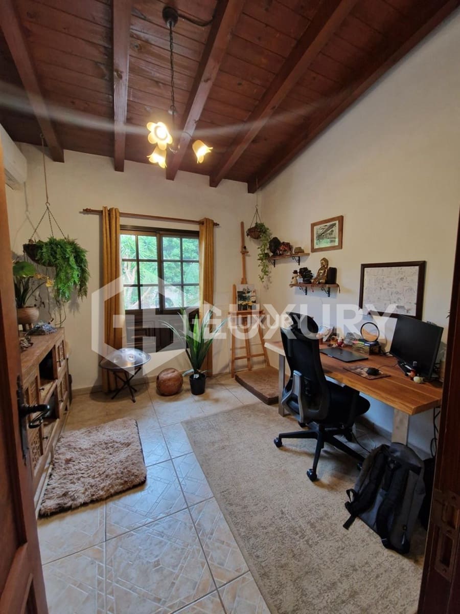 8 Zimmer Villa zu verkaufen in Guia de Isora mit Pool Garage - 960.000 € (Ref: 9893156)