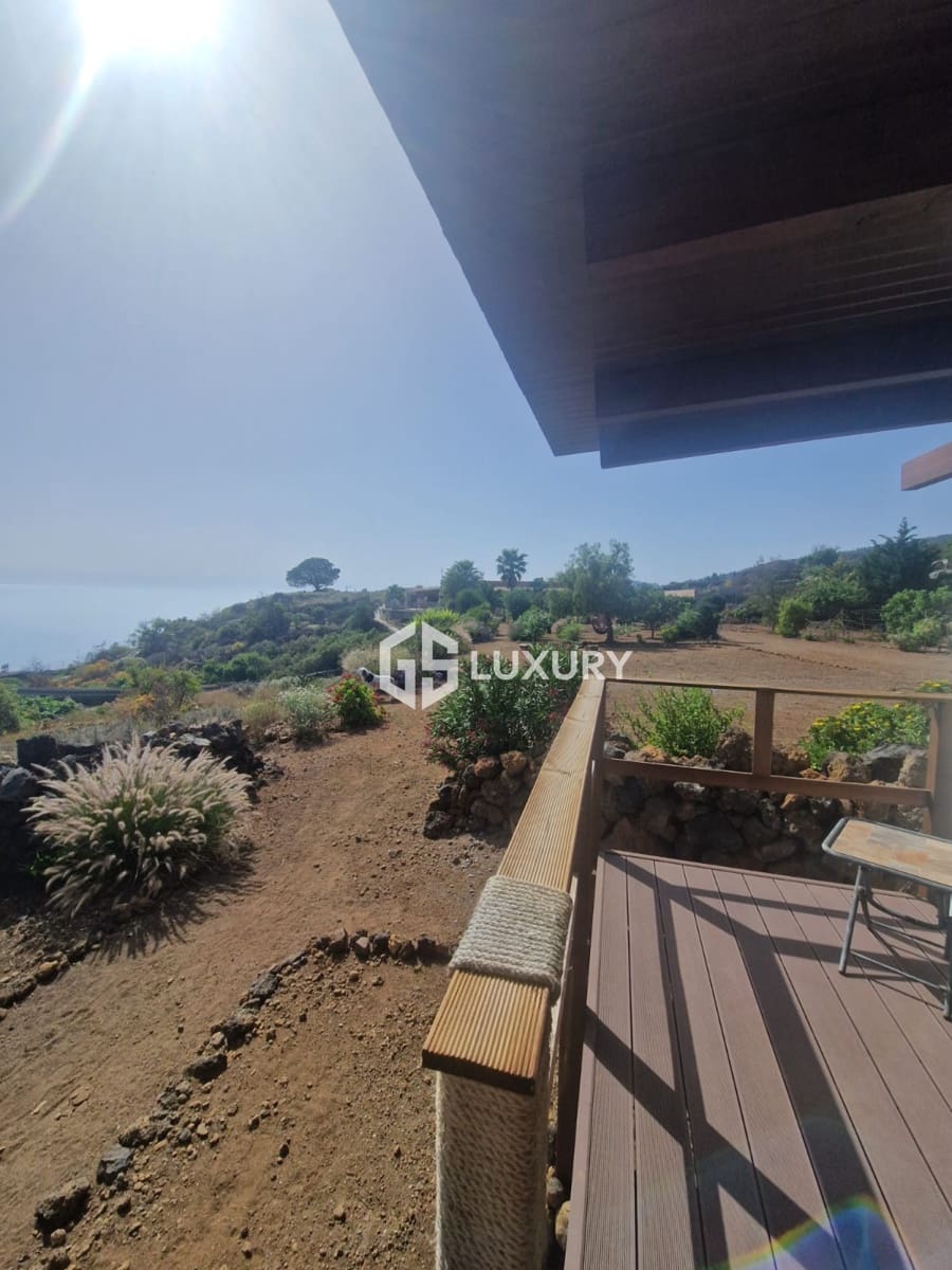 8 Zimmer Villa zu verkaufen in Guia de Isora mit Pool Garage - 960.000 € (Ref: 9893156)