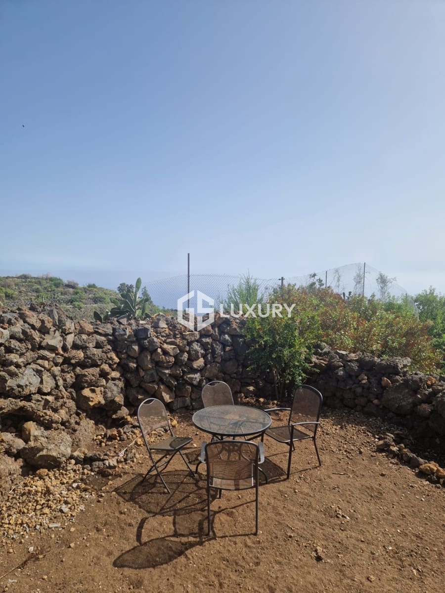 8 Zimmer Villa zu verkaufen in Guia de Isora mit Pool Garage - 960.000 € (Ref: 9893156)