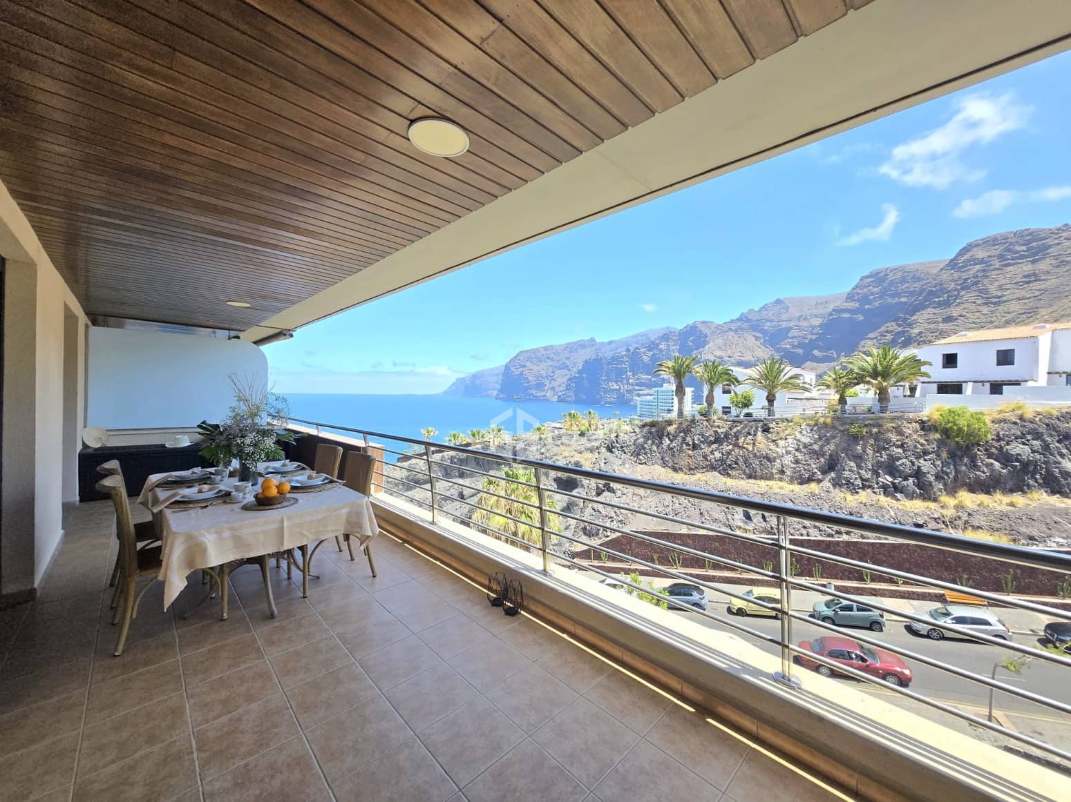2 Zimmer Wohnung zu verkaufen in Guia de Isora mit Pool Garage - 670.000 € (Ref: 9905292)