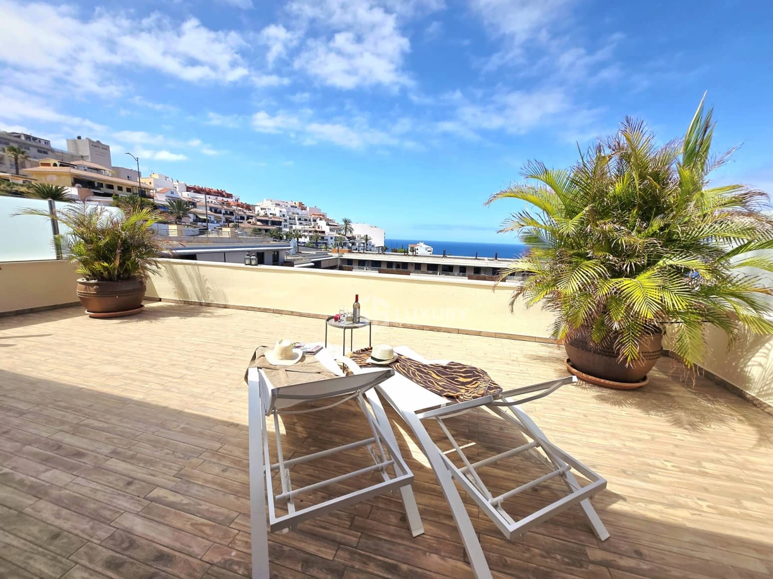 2 Zimmer Wohnung zu verkaufen in Guia de Isora mit Pool Garage - 670.000 € (Ref: 9905292)