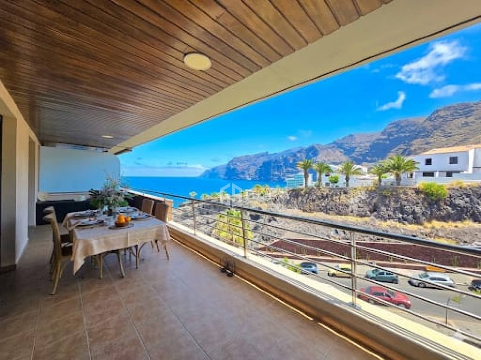 2 Zimmer Wohnung zu verkaufen in Guia de Isora mit Pool Garage - 670.000 € (Ref: 9905292)