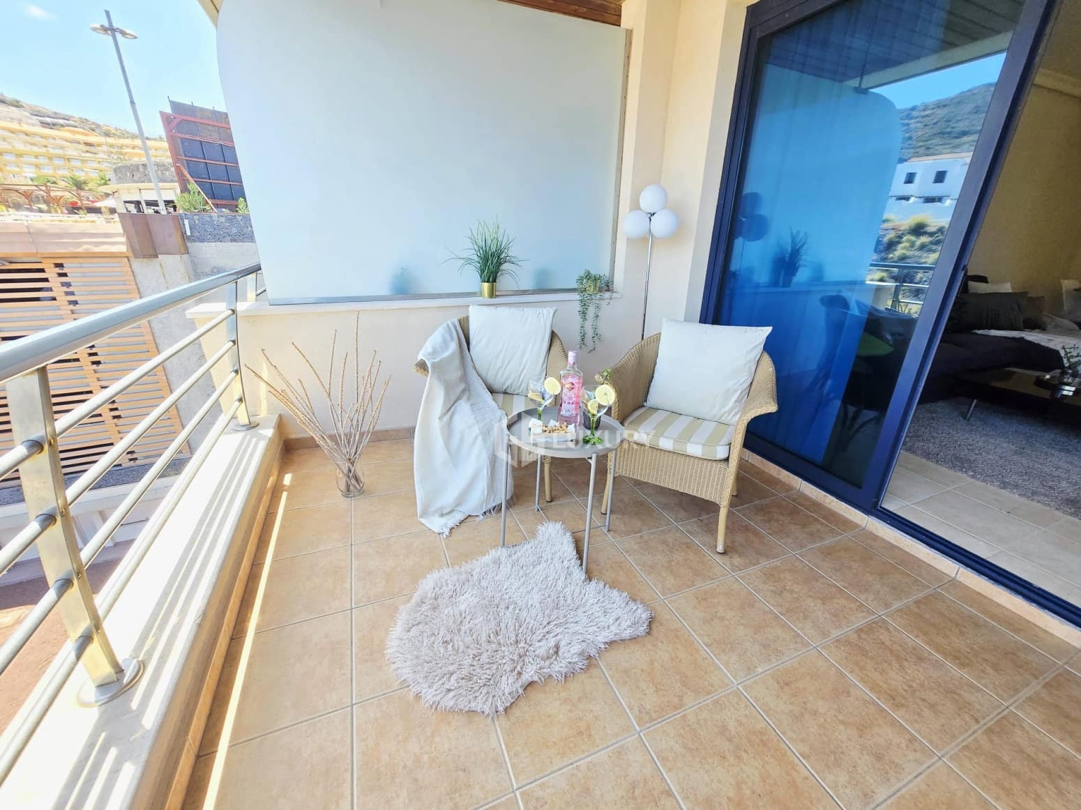 2 Zimmer Wohnung zu verkaufen in Guia de Isora mit Pool Garage - 670.000 € (Ref: 9905292)