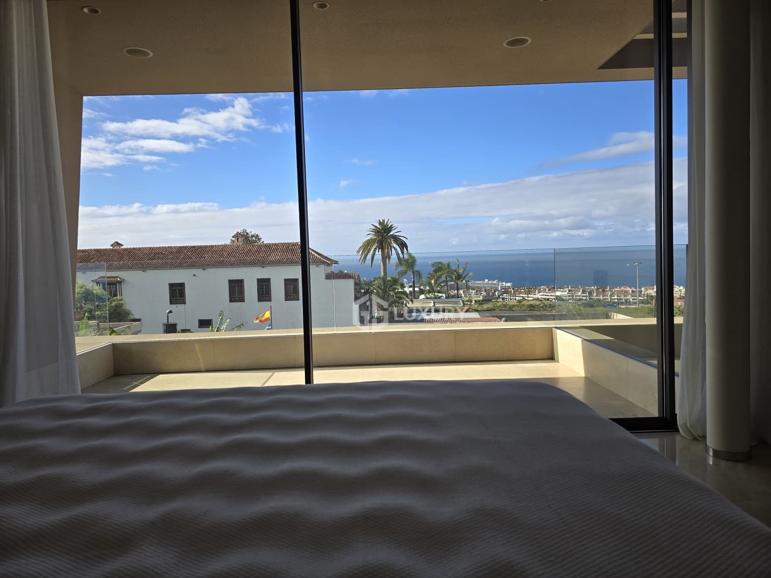 4 soveværelse Villa til salg i Puerto de la Cruz med garage - € 2.400.000 (Ref: 9909007)