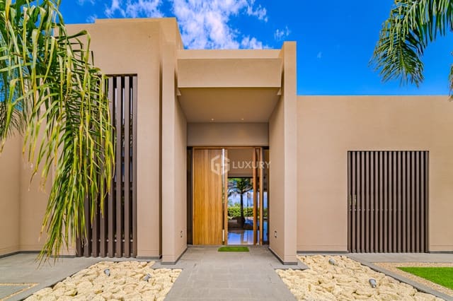 4 soveværelse Villa til salg i Puerto de la Cruz med garage - € 2.400.000 (Ref: 9909007)