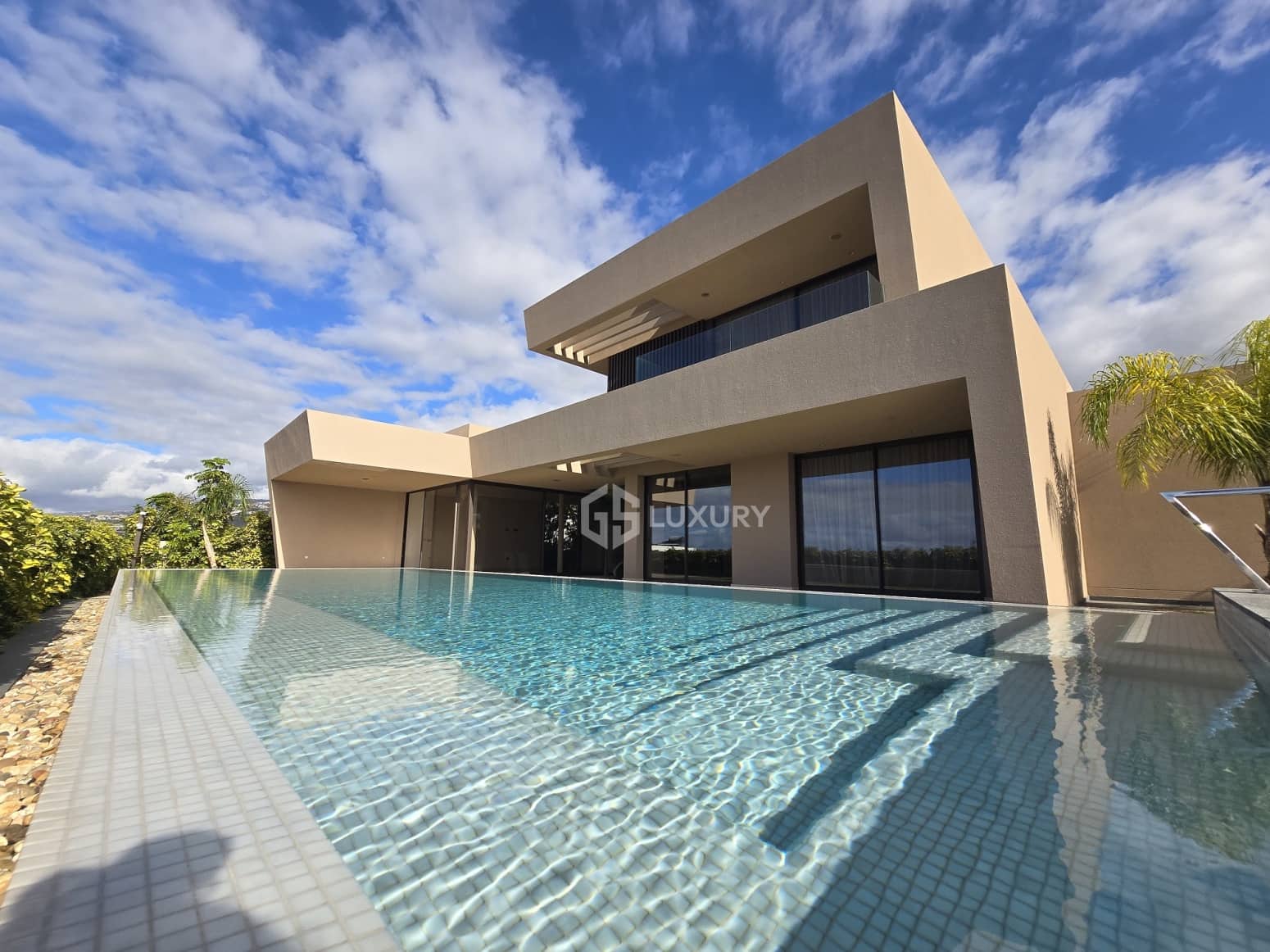4 soveværelse Villa til salg i Puerto de la Cruz med garage - € 2.400.000 (Ref: 9909007)