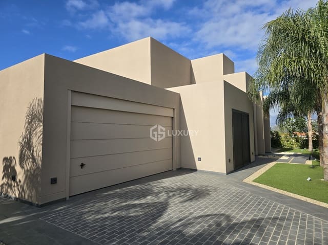 4 soveværelse Villa til salg i Puerto de la Cruz med garage - € 2.400.000 (Ref: 9909007)
