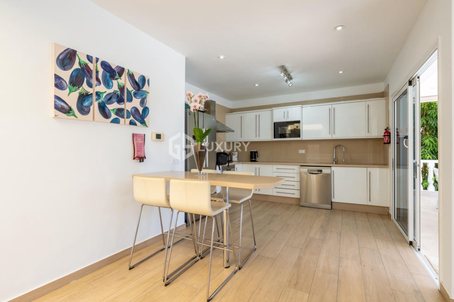 6 slaapkamer Villa te koop in Santiago del Teide met garage - € 1.195.000 (Ref: 9909683)