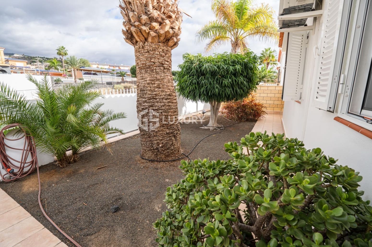 6 slaapkamer Villa te koop in Santiago del Teide met garage - € 1.195.000 (Ref: 9909683)