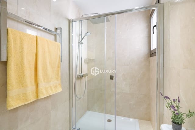 2 quarto Apartamento para venda em La Caleta Adeje, Adeje com garagem - 1 200 000 € (Ref: 9909686)