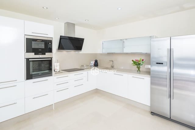 2 quarto Apartamento para venda em La Caleta Adeje, Adeje com garagem - 1 200 000 € (Ref: 9909686)