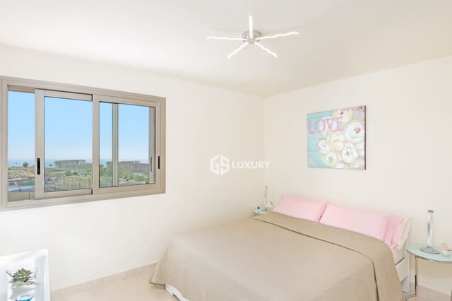 2 quarto Apartamento para venda em La Caleta Adeje, Adeje com garagem - 1 200 000 € (Ref: 9909686)