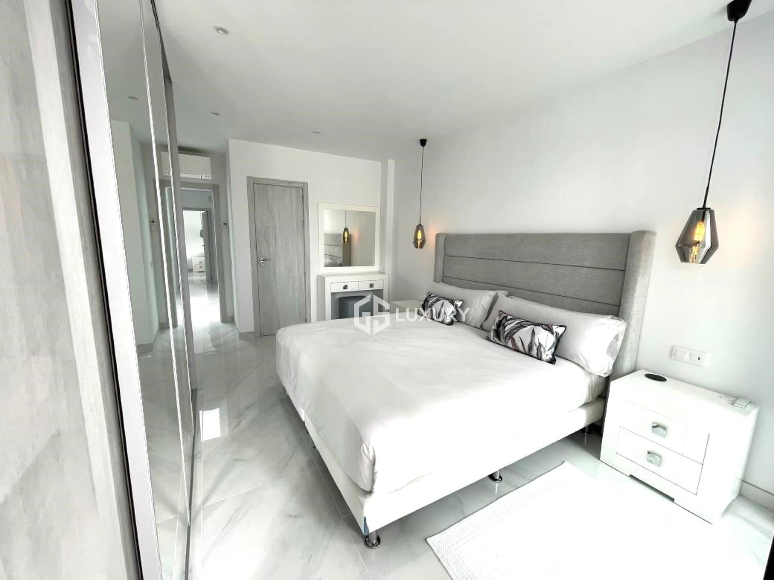3 sovrum Villa till salu i Adeje med pool garage - 1 795 000 € (Ref: 9909687)