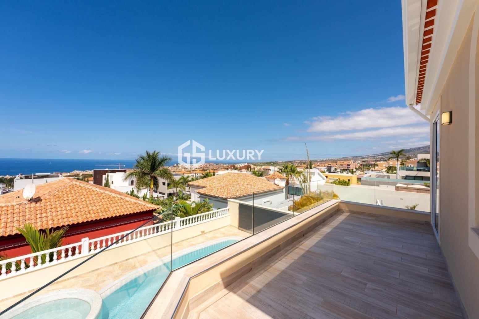 Chalet de 3 habitaciones en Adeje en venta con garaje - 1.600.000 € (Ref: 9909688)