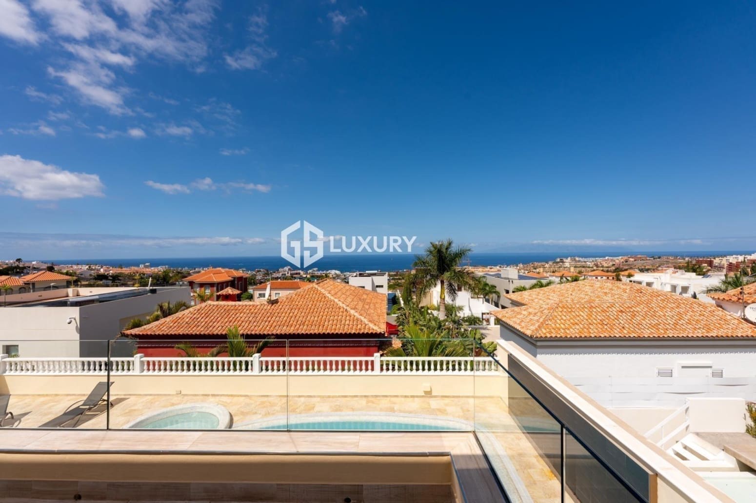 Chalet de 3 habitaciones en Adeje en venta con garaje - 1.600.000 € (Ref: 9909688)