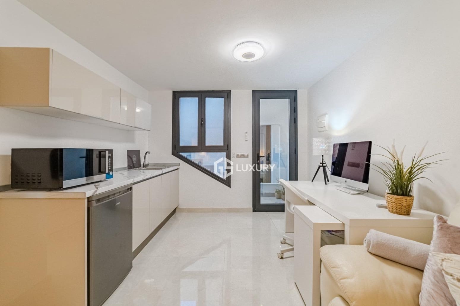 4 chambre Villa/Maison à vendre à Adeje avec garage - 2 450 000 € (Ref: 9909785)
