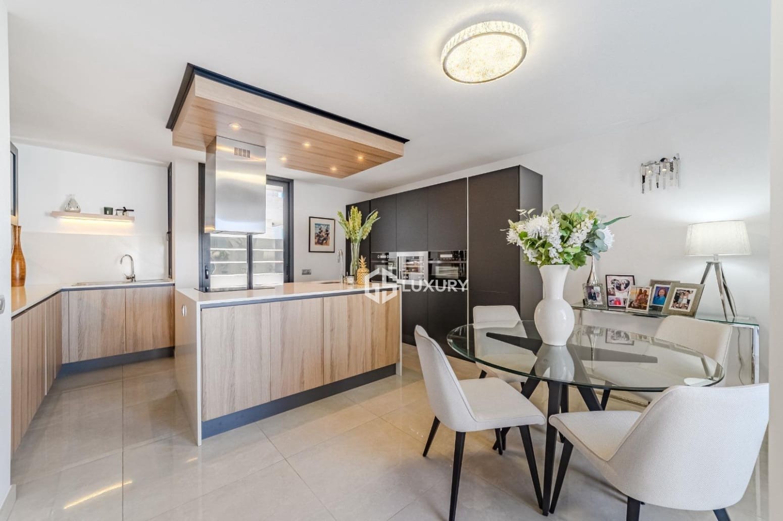 4 chambre Villa/Maison à vendre à Adeje avec garage - 2 450 000 € (Ref: 9909785)