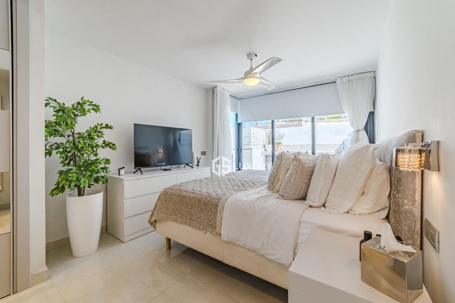 4 chambre Villa/Maison à vendre à Adeje avec garage - 2 450 000 € (Ref: 9909785)