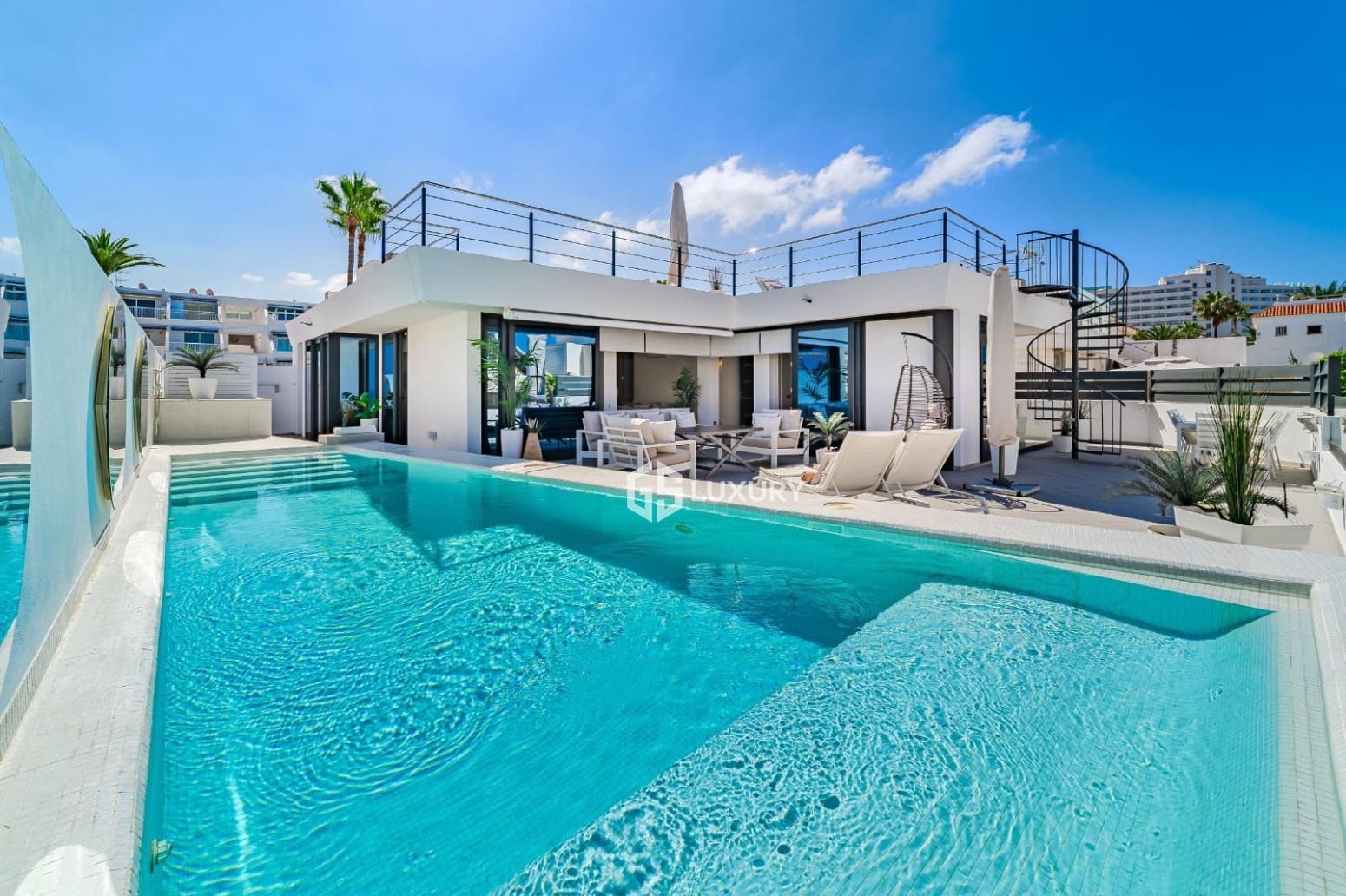 4 chambre Villa/Maison à vendre à Adeje avec garage - 2 450 000 € (Ref: 9909785)