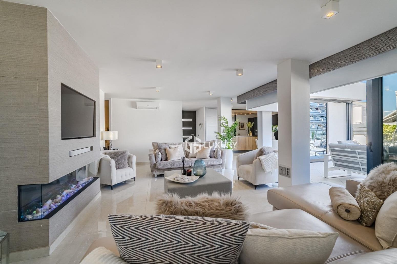 4 chambre Villa/Maison à vendre à Adeje avec garage - 2 450 000 € (Ref: 9909785)