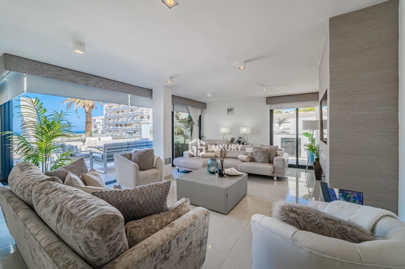 4 chambre Villa/Maison à vendre à Adeje avec garage - 2 450 000 € (Ref: 9909785)