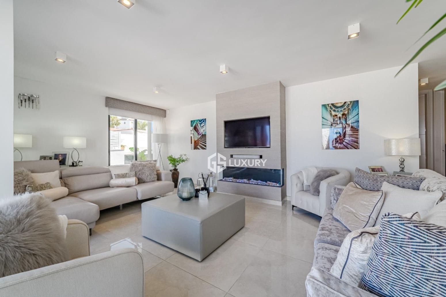 4 chambre Villa/Maison à vendre à Adeje avec garage - 2 450 000 € (Ref: 9909785)
