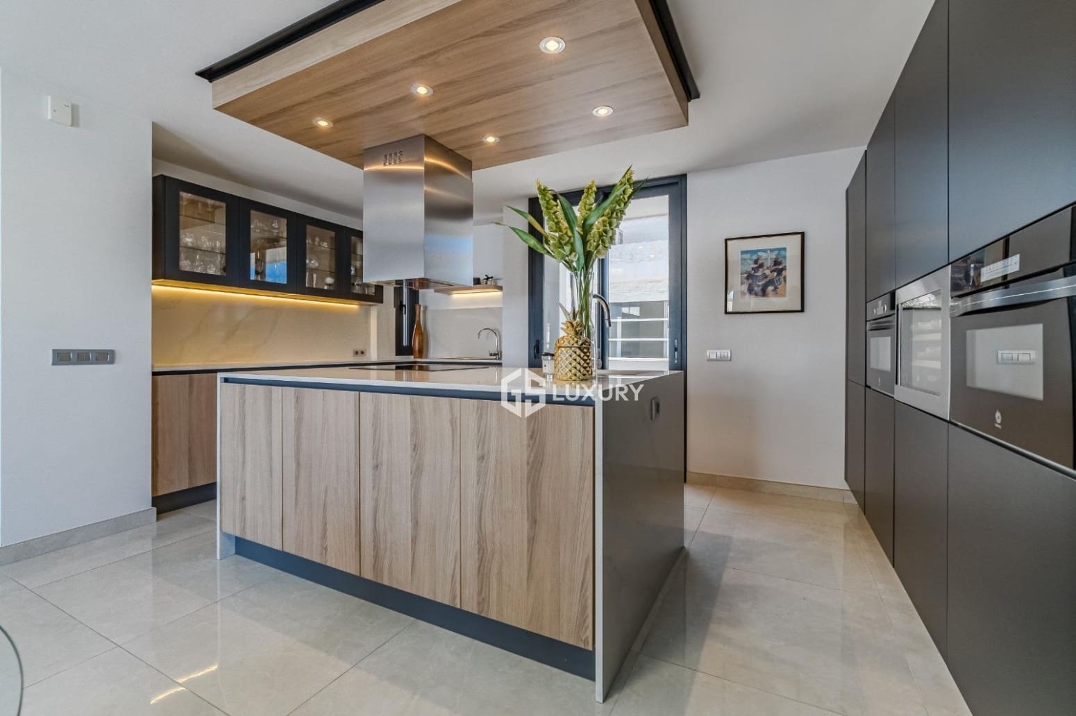 4 chambre Villa/Maison à vendre à Adeje avec garage - 2 450 000 € (Ref: 9909785)
