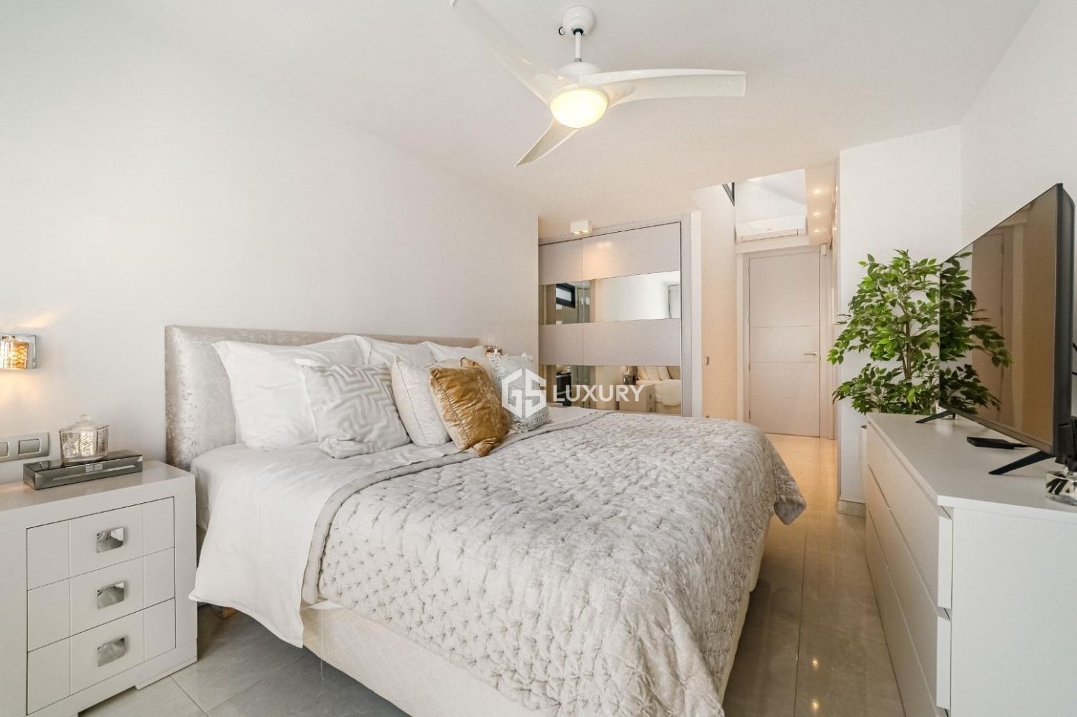 4 chambre Villa/Maison à vendre à Adeje avec garage - 2 450 000 € (Ref: 9909785)