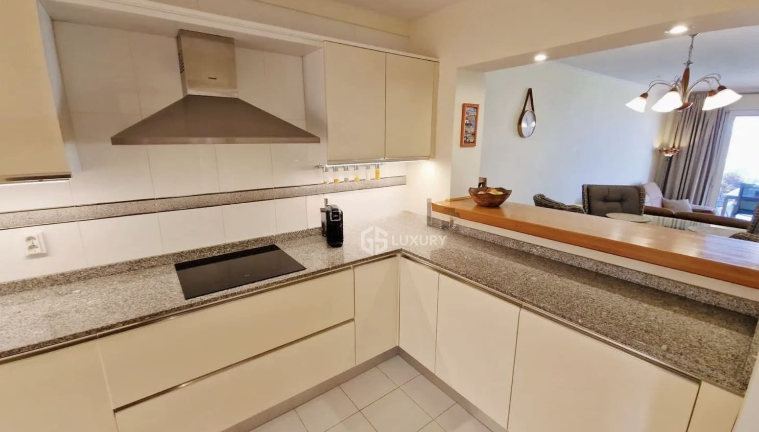 2 bedroom Villa for sale in Adeje with garage - € 1,280,000 (Ref: 9914903)
