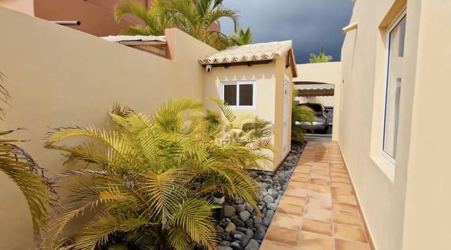 2 bedroom Villa for sale in La Caleta Adeje, Adeje with garage - € 1,280,000 (Ref: 9914903)